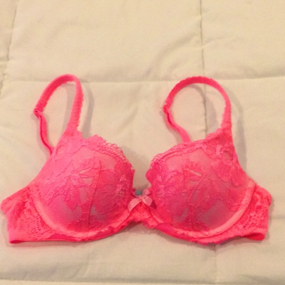 Victoria's Secret Other - Victorias Secret pink lace bra, 32B.